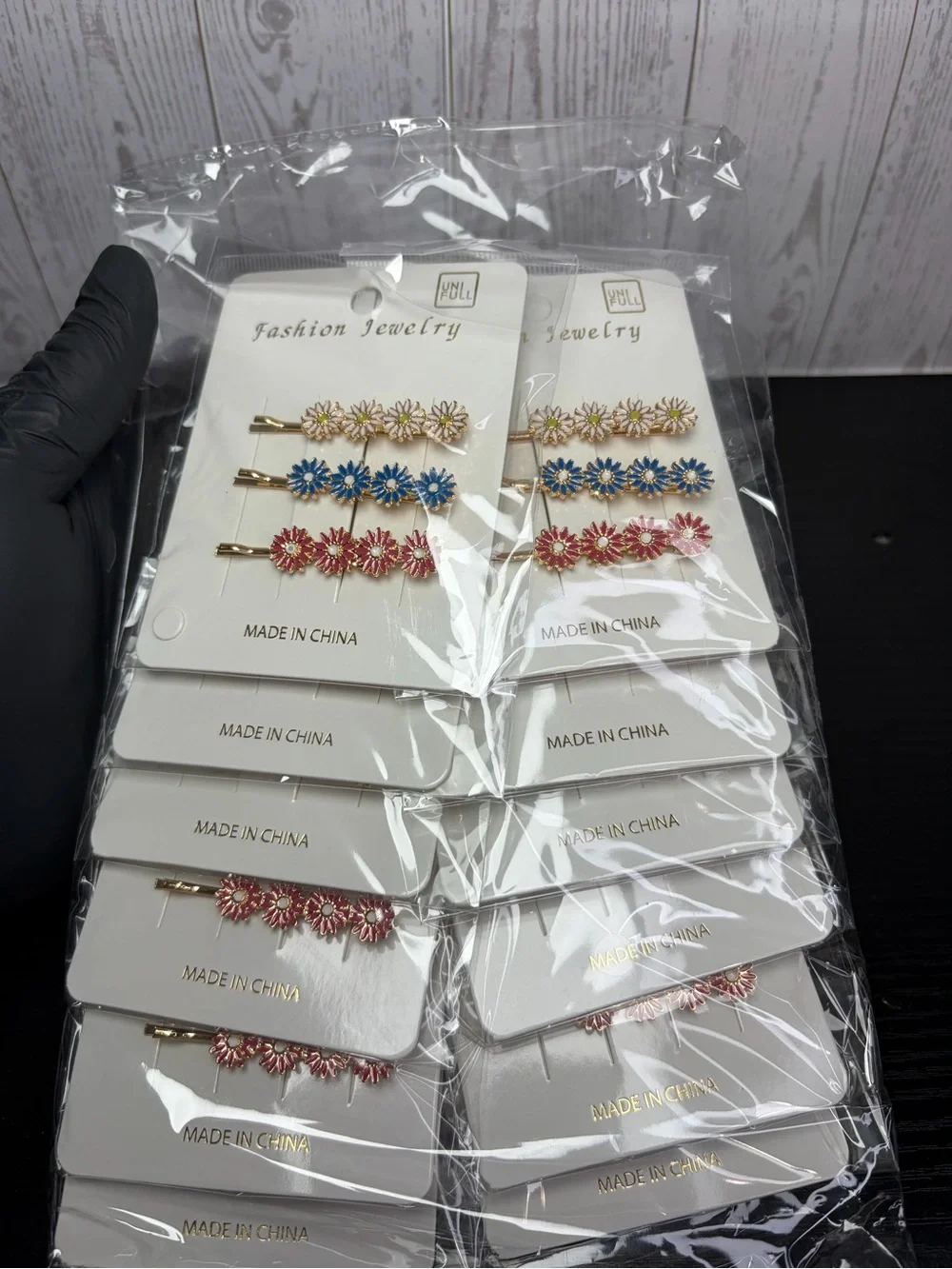 12 SETS 36 Women’s Floral Hair Clips 12-3pc Sets 36 Hair Clips In All